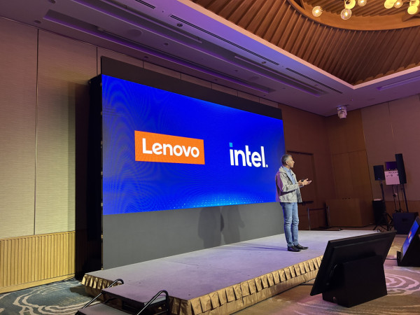 【日本直擊】Lenovo Aure Edition 個人化 AI PC 首推沒有小紅點的 ThinkPad X9 
