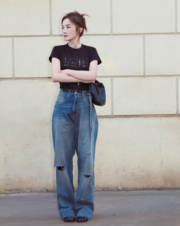 42歲人氣天后蔡卓妍首征米蘭時裝週 托胸馬甲上陣 偏平身材忽然有料 