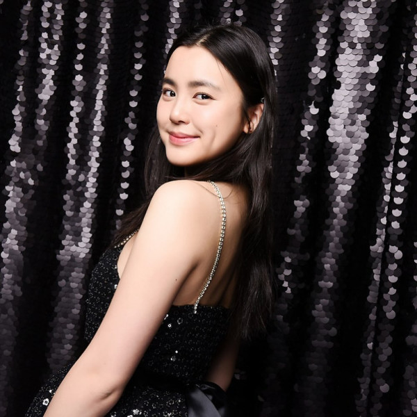 姚焯菲緊身白tee生圖曝光18歲好身材 照片瘋傳逾20萬人睇過：「真暴風成長」