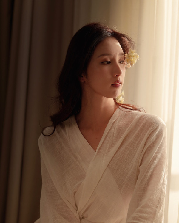 才女港姐返加拿大豪宅曝光 53歲保養得宜被封凍齡女神!