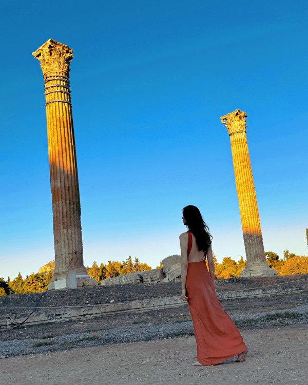 才女港姐返加拿大豪宅曝光 53歲保養得宜被封凍齡女神!