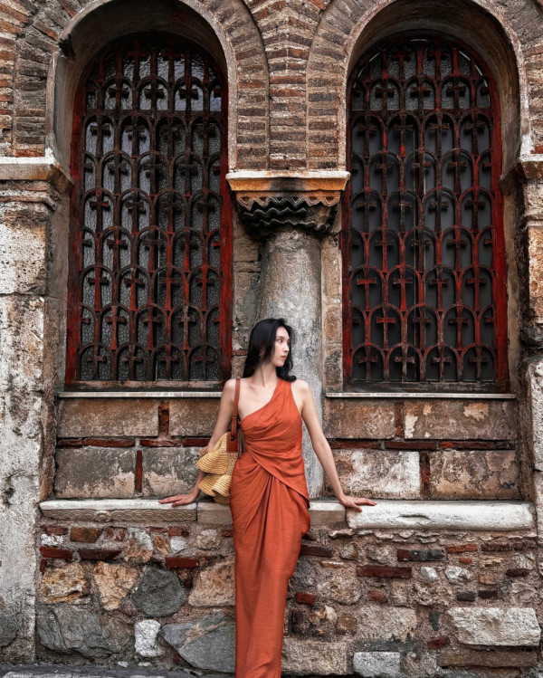 才女港姐返加拿大豪宅曝光 53歲保養得宜被封凍齡女神!