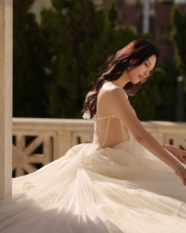 才女港姐返加拿大豪宅曝光 53歲保養得宜被封凍齡女神!