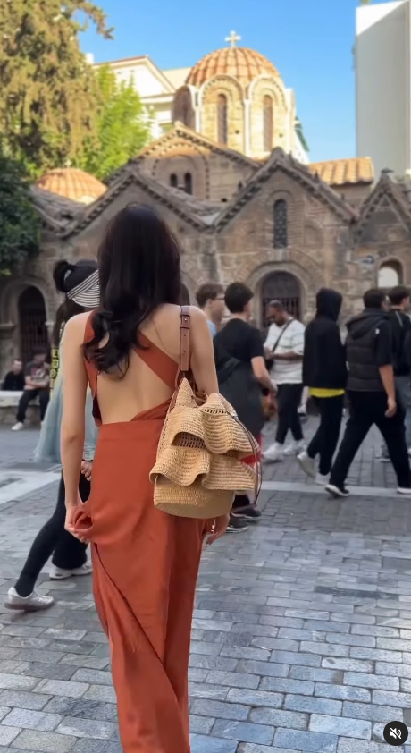 才女港姐返加拿大豪宅曝光 53歲保養得宜被封凍齡女神!