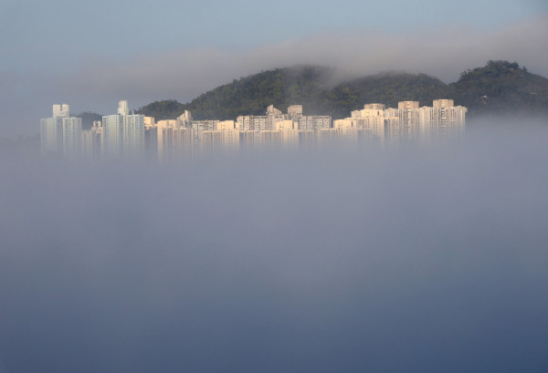 天文台：冷峰周二橫過廣東料潮濕兼降雨！本周中後期氣溫再下降