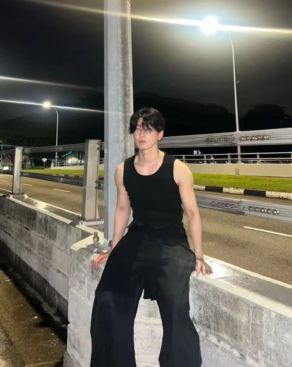 加州迪士尼設施大排長龍 父母為享二人世界將BB車連孩子棄路邊