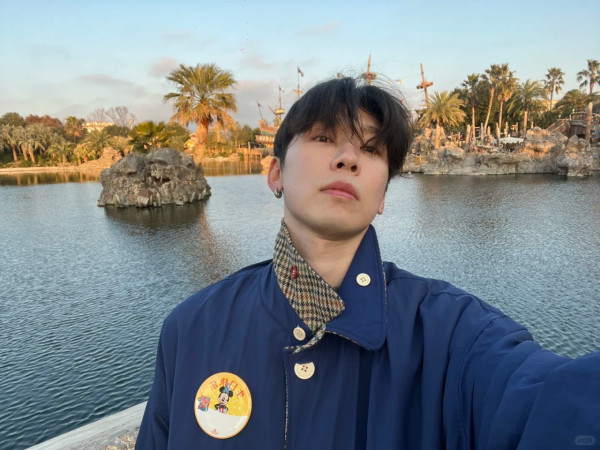 加州迪士尼設施大排長龍 父母為享二人世界將BB車連孩子棄路邊