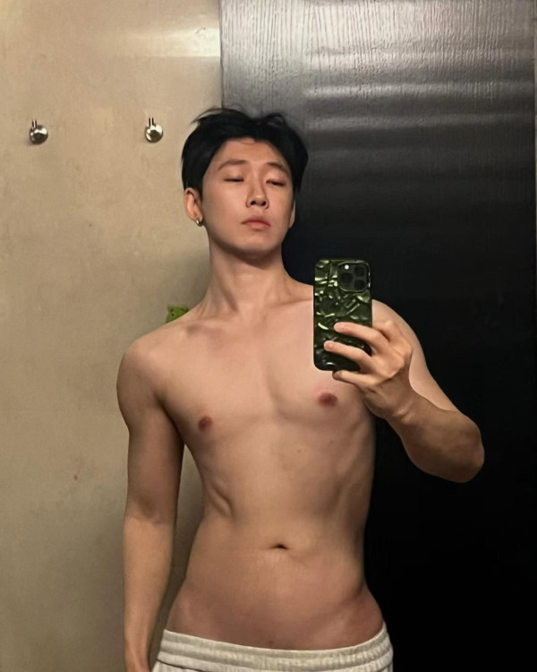 加州迪士尼設施大排長龍 父母為享二人世界將BB車連孩子棄路邊