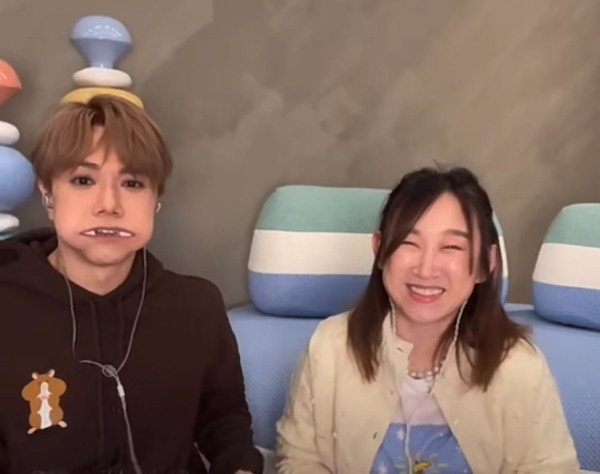 張敬軒激罕素顏現身紅館 手上一物食足20分鐘 更分享俾粉絲分甘同味 附食物店舖資料!