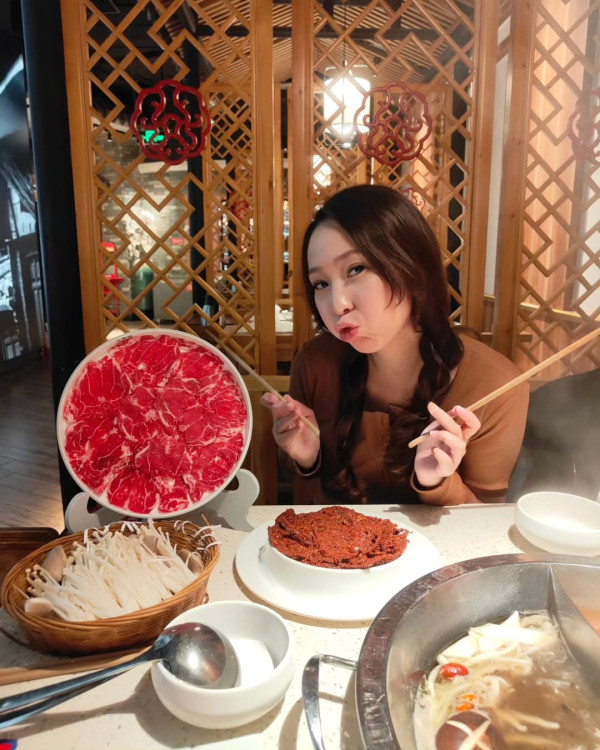 前TVB女星中山浸溫泉曬事業線 疑真空上陣本人親身解畫 