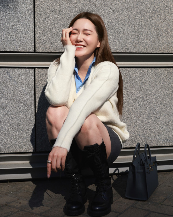 湯洛雯靚仔表弟遊西藏狂曬靚相 模特兒出身!近年考獲飛機師牌照