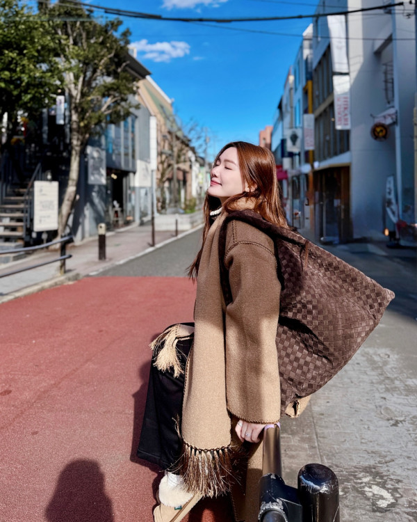 湯洛雯靚仔表弟遊西藏狂曬靚相 模特兒出身!近年考獲飛機師牌照