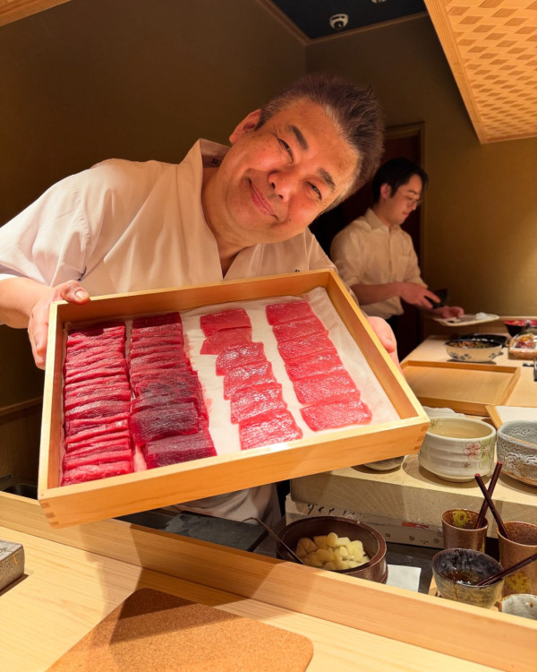 湯洛雯靚仔表弟遊西藏狂曬靚相 模特兒出身!近年考獲飛機師牌照