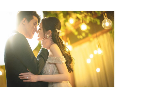 蔡嘉欣前空姐家姐曬婚照好事近 網友留言恭喜：姐姐係咪有咗？ 