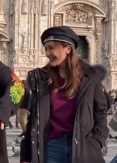 42歲阿Sa蔡卓妍驚現「蝦餃下巴」 現身米蘭真實狀態童顏不再？ 