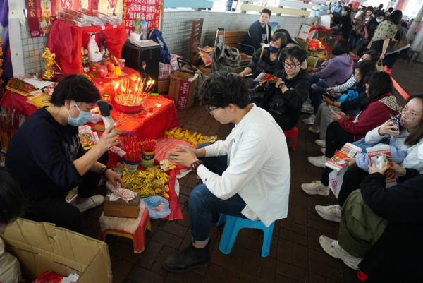 打小人應選擇陰暗且煞氣大的地方，例如三叉路口、路旁、橋底、山邊等地方。（圖片來源：HKET圖片庫）