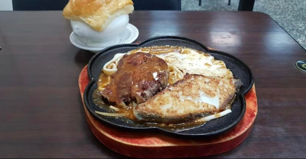 老夫子牛排（圖片來源：Facebook@老夫子平價牛排）