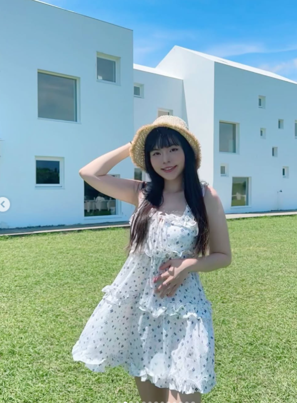 網紅超直白陰唇放前男友雪櫃被扔  不爽IG發文轟：「那是我器官欸！」