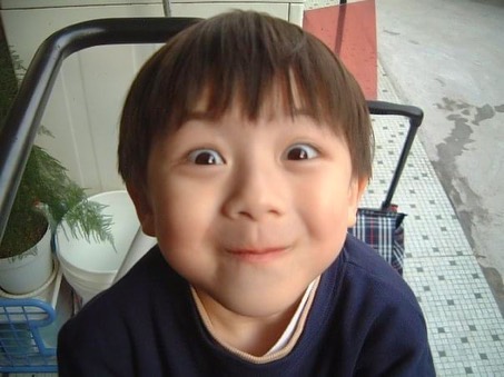 湯洛雯靚仔表弟遊西藏狂曬靚相 模特兒出身!近年考獲飛機師牌照