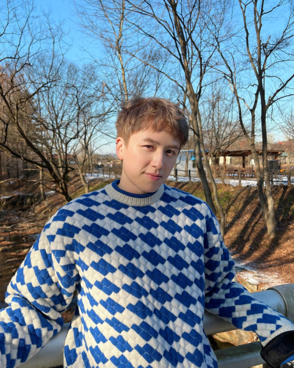 湯洛雯靚仔表弟遊西藏狂曬靚相 模特兒出身!近年考獲飛機師牌照