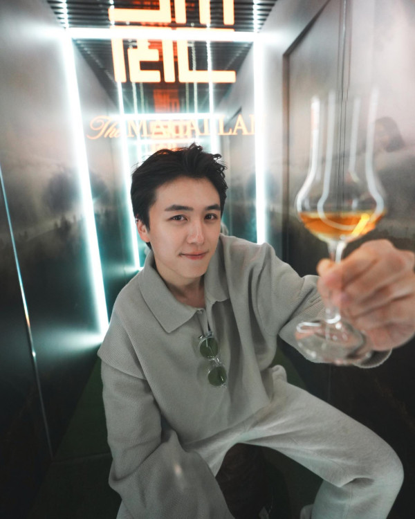 湯洛雯靚仔表弟遊西藏狂曬靚相 模特兒出身!近年考獲飛機師牌照