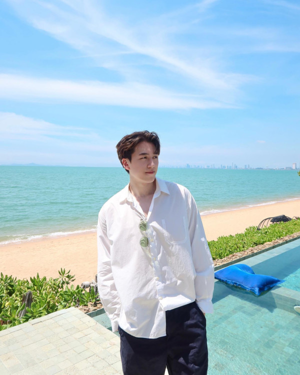 湯洛雯靚仔表弟遊西藏狂曬靚相 模特兒出身!近年考獲飛機師牌照