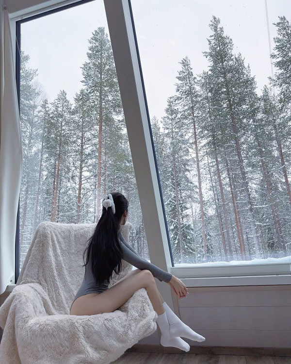 關楚耀夫妻豪住芬蘭酒店 嫩妻瘋狂打卡曬超幼筷子腳