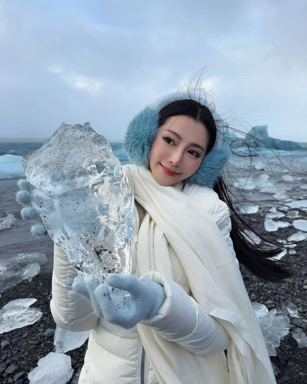 關楚耀夫妻豪住芬蘭酒店 嫩妻瘋狂打卡曬超幼筷子腳