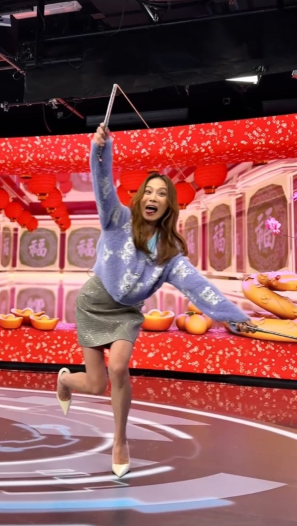 前新聞主播被迫食蜜蜂面容扭曲 一原因堅持搭12個鐘車回鄉 