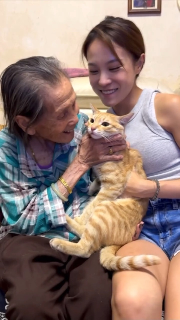 前新聞主播被迫食蜜蜂面容扭曲 一原因堅持搭12個鐘車回鄉 