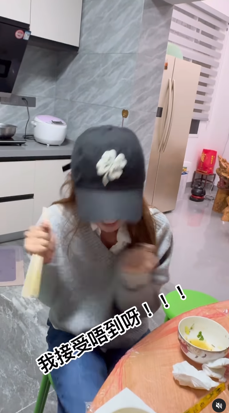 前新聞主播被迫食蜜蜂面容扭曲 一原因堅持搭12個鐘車回鄉 