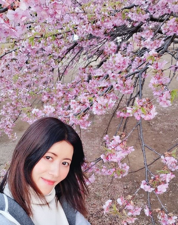 才女港姐返加拿大豪宅曝光 53歲保養得宜被封凍齡女神!