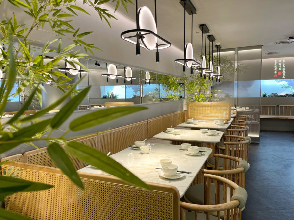 尖沙咀冰室爆漿開心果西多士 同場加映阿華田開心果/開心果紅豆冰