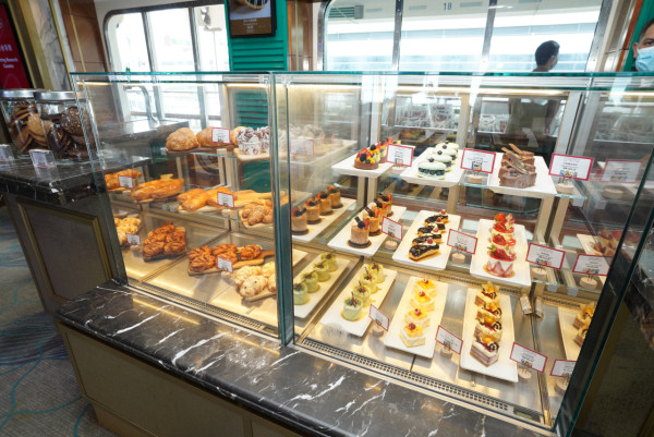 午餐時享用付費餐廳。（資料圖片）