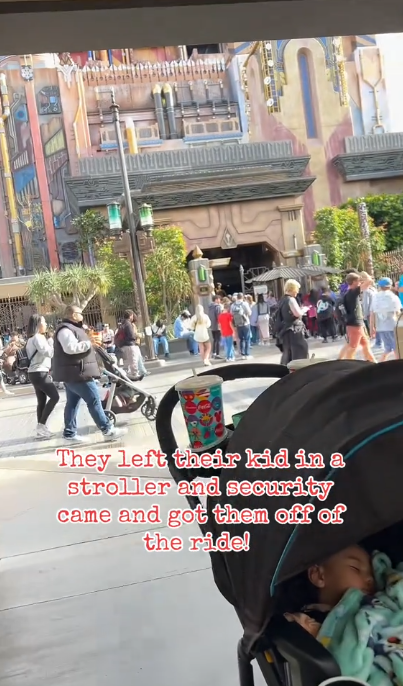 加州迪士尼設施大排長龍 父母為享二人世界將BB車連孩子棄路邊