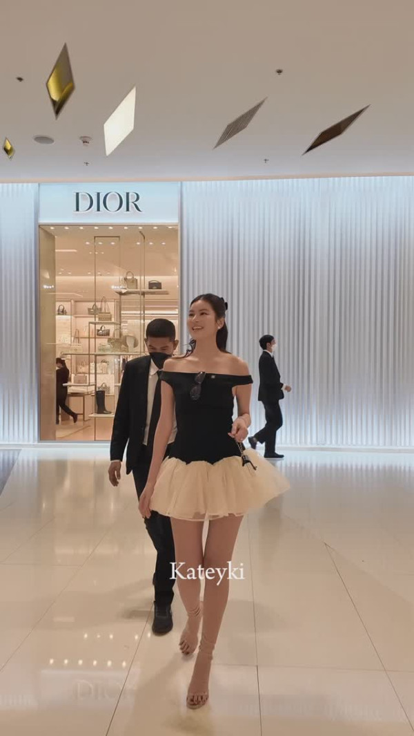 泰國最強名媛激罕同框Lisa！影片1天吸1百萬讚！一互動細節揭真實交情！ 