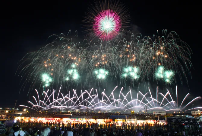 大曲之花火大會(圖片來源:日本觀光局) 大曲之花火大會(圖片來源:日本觀光局)