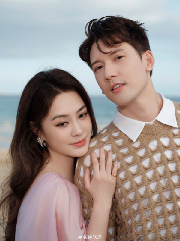 鍾欣潼身形時肥時瘦最新生圖曝光!網民激讚「終於著啱衫」!