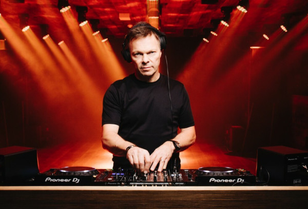 DJ Pete Tong