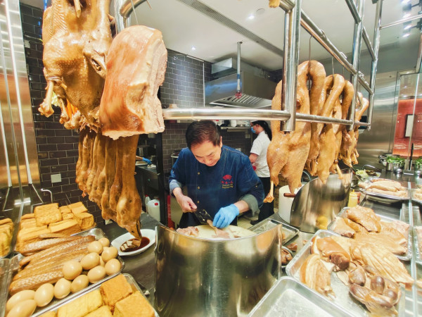 米芝蓮必比登推介2025香港完整名單！9間新上榜餐廳推介附食評 泰排檔/香蕉仔/暖心芝作/阿鴻小吃/Juno