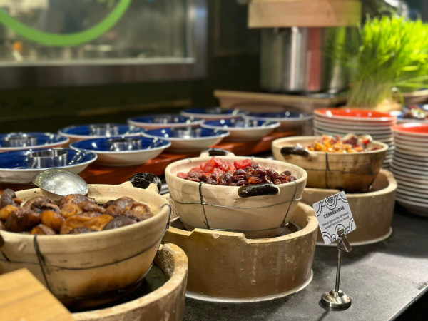 米芝蓮必比登推介2025香港完整名單！9間新上榜餐廳推介附食評 泰排檔/香蕉仔/暖心芝作/阿鴻小吃/Juno