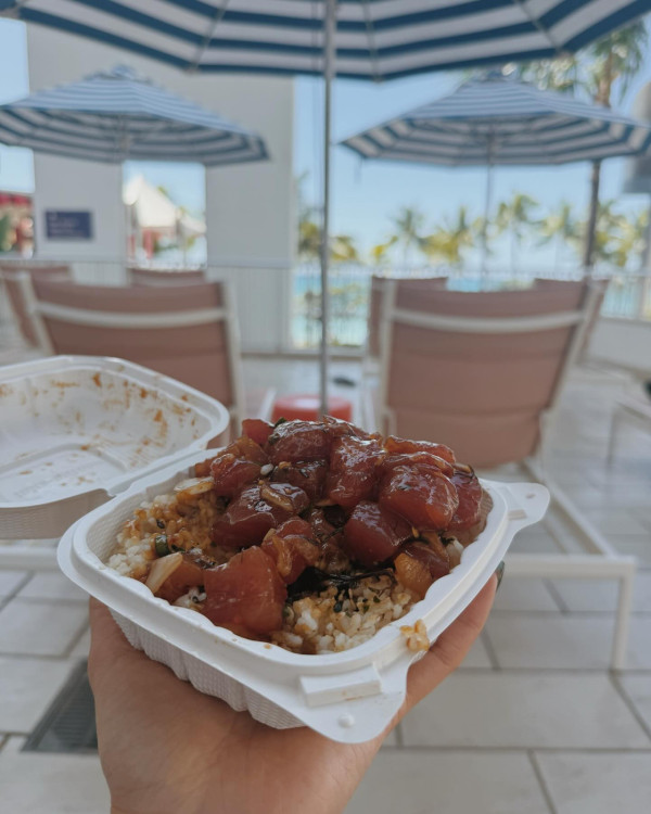 苗僑偉大女夏威夷大解放!火辣比堅尼曬零贅肉身材