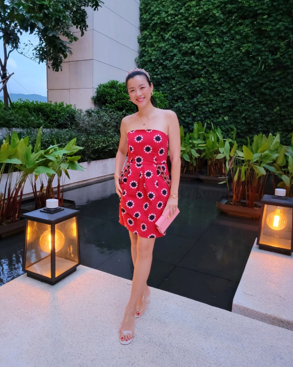 半息影人妻躋身闊太名媛圈氣質大勝！新髮型告別炒車瀏海靚絕港姐冠軍