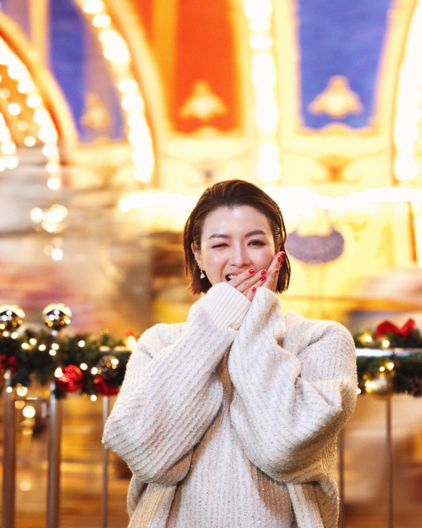 半息影人妻躋身闊太名媛圈氣質大勝！新髮型告別炒車瀏海靚絕港姐冠軍