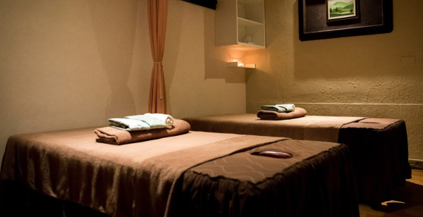 六本木養生館(圖片來源:Facebook@六本木養生館 - Roppongi Massage - マッサージ 台北 腳底按摩 全身按摩 穴道指油壓) 六本木養生館(圖片來源:Facebook@六本木養生館 - Roppongi Massage - マッサージ 台北 腳底按摩 全身按摩 穴道指油壓)