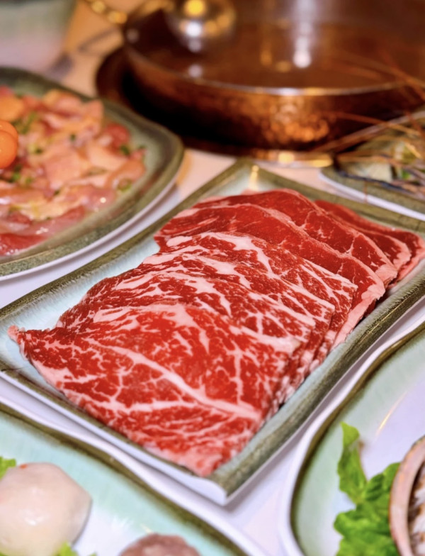 旺角新開走地脆皮雞火鍋店！抵食$388二人餐/安格斯牛小排/台山桶蠔/新張優惠送1.2L飲品