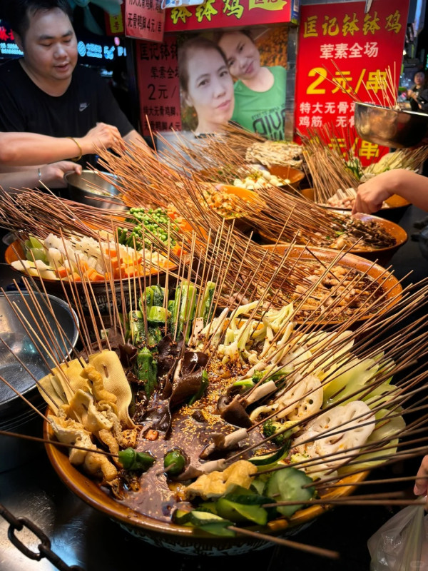 夏灣夜市（圖片來源：小紅書@芒芒的旅行筆記）