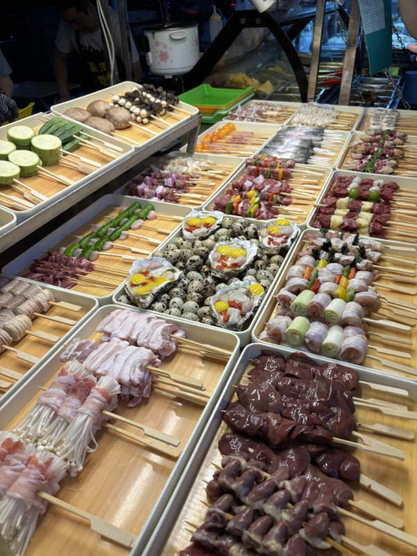 夏灣夜市（圖片來源：小紅書@芒芒的旅行筆記）