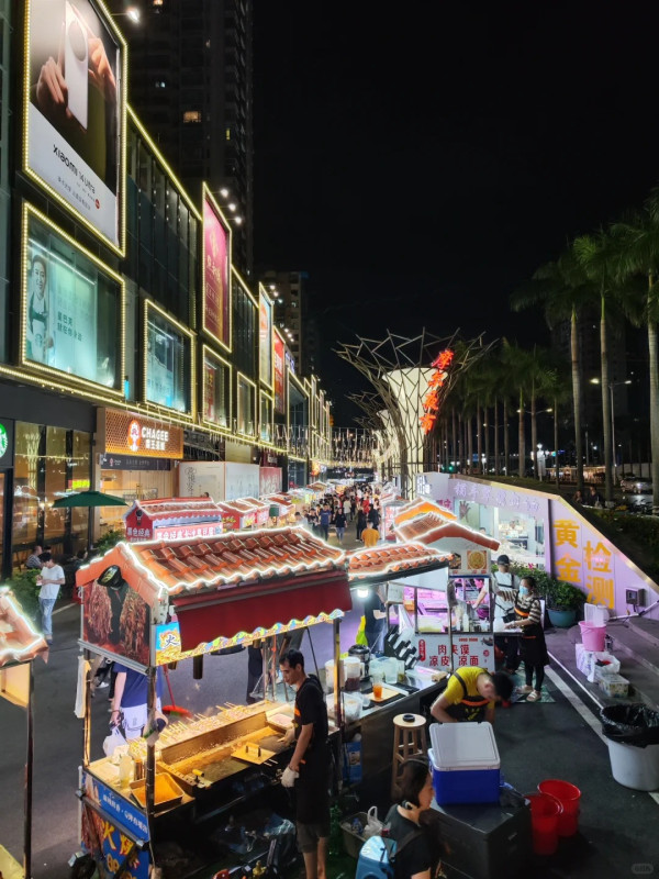 摩爾夜市（圖片來源：小紅書@龍丶）