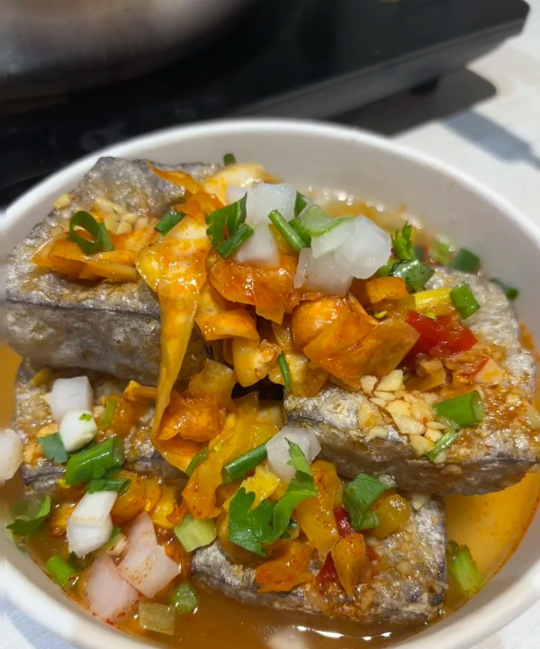 爆漿泡菜豆腐（圖片來源：小紅書@經典爆香泡菜臭豆腐）